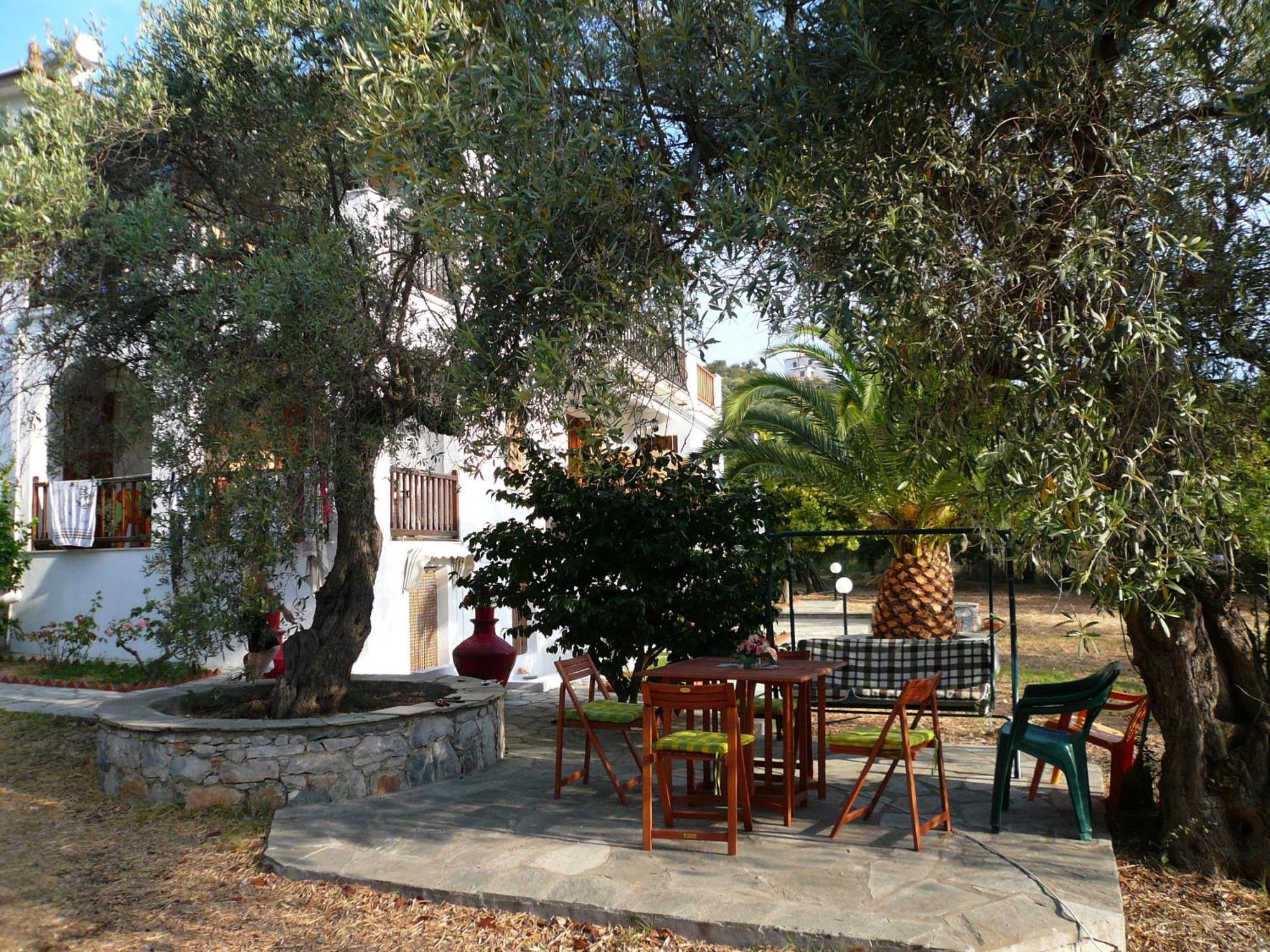 Liossis Rooms & Apartments Skopelos stad Exteriör bild